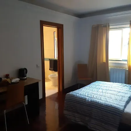 בית אירוח At *