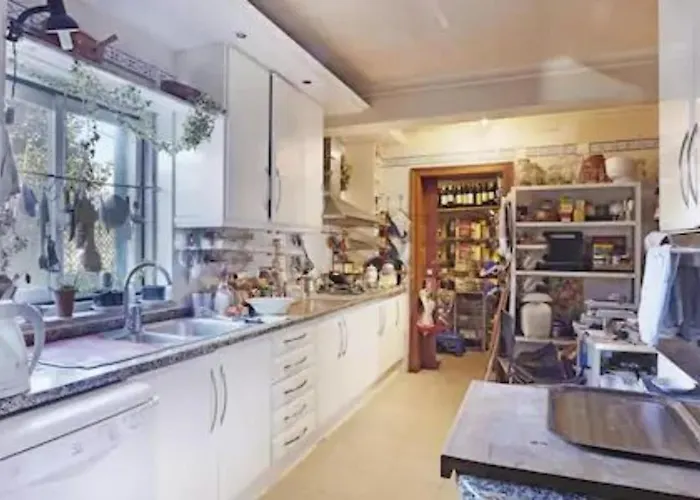 At בית אירוח